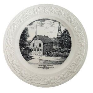 Homer Laughlin B54N5 NY Centerport Fire House Collectors Plate Embossed 1954 VTG